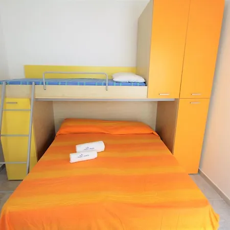 Trilocale Arancione Climatizzato Con Terrazza Panoramica Lägenhet